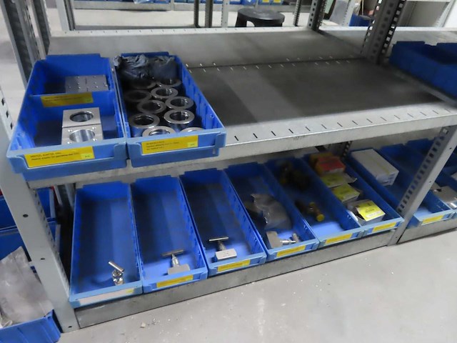 Partij installatiematerialen - afbeelding 70 van  71