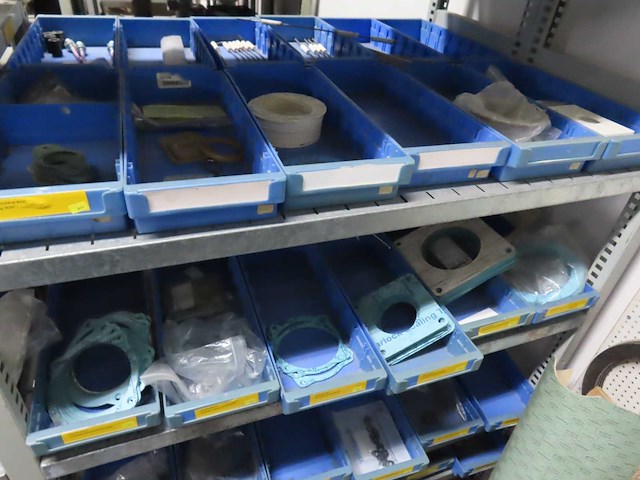 Partij installatiematerialen - afbeelding 2 van  50