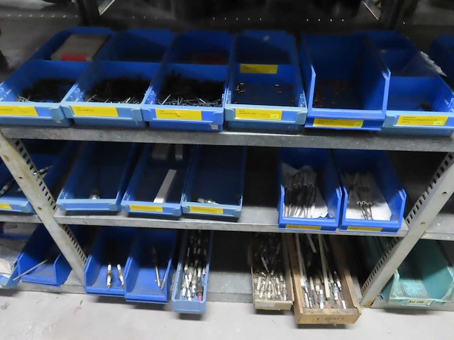 Partij installatiematerialen - afbeelding 10 van  50