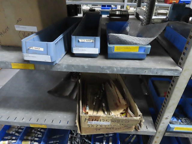 Partij installatiematerialen - afbeelding 14 van  50