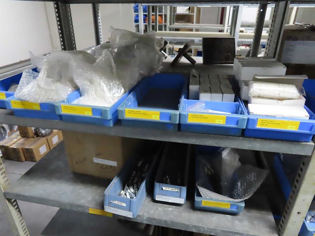 Partij installatiematerialen - afbeelding 15 van  50