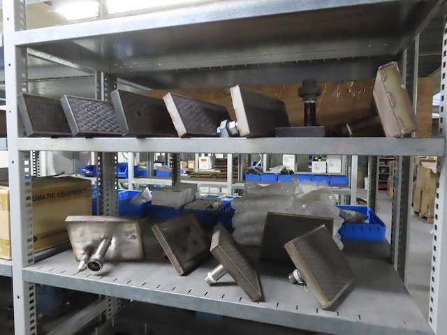 Partij installatiematerialen - afbeelding 19 van  50