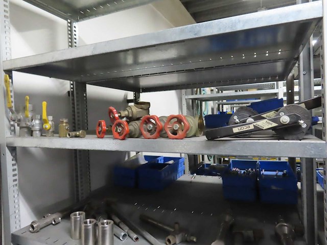 Partij installatiematerialen - afbeelding 25 van  50