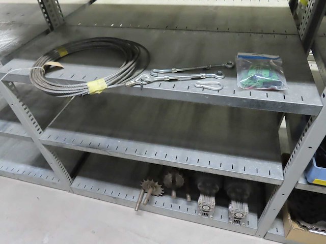 Partij installatiematerialen - afbeelding 31 van  50