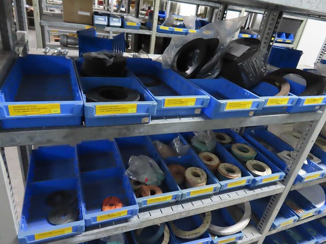 Partij installatiematerialen - afbeelding 23 van  50