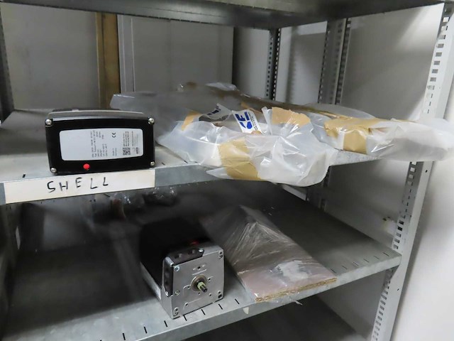 Partij installatiematerialen - afbeelding 35 van  50