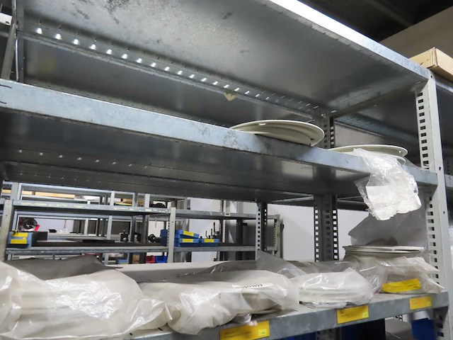 Partij installatiematerialen - afbeelding 49 van  50