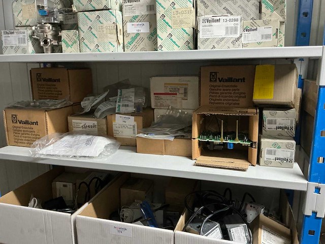 Partij installatiematerialen - afbeelding 1 van  4