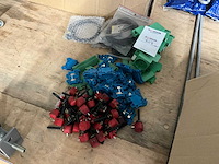 Partij installatiematerialen - afbeelding 1 van  4