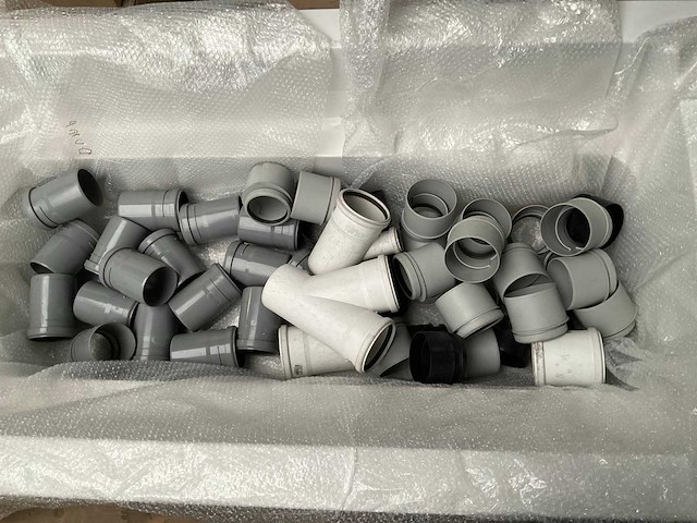 Partij installatiematerialen - afbeelding 1 van  3