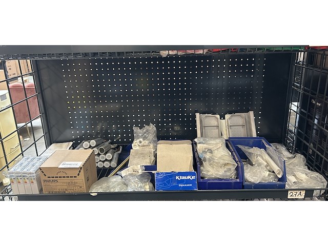 Partij installatietechniek accessoires w.o. verlichting w.o. phillips, klauke - afbeelding 1 van  11