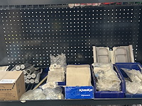 Partij installatietechniek accessoires w.o. verlichting w.o. phillips, klauke - afbeelding 1 van  11