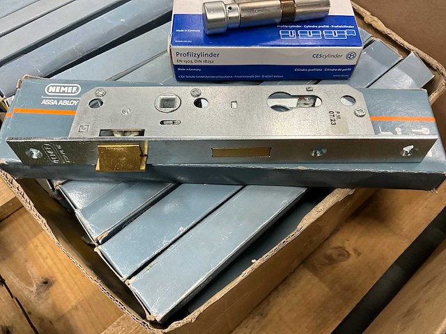 Partij insteeksloten & cilinders - afbeelding 3 van  7