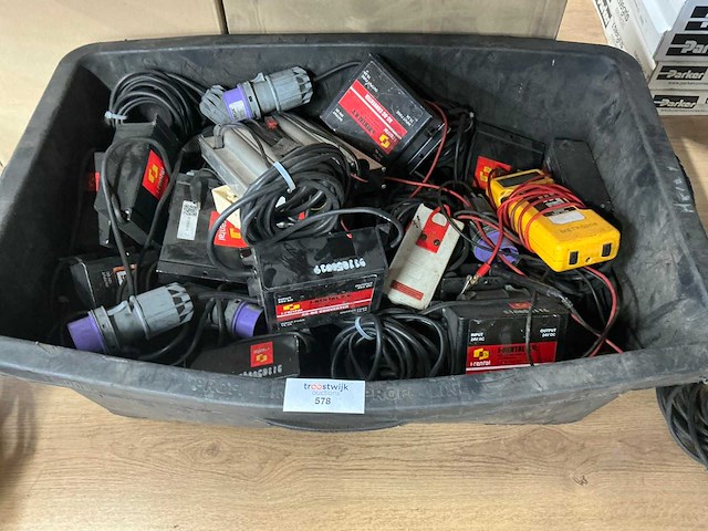 Partij inverters en divers - afbeelding 1 van  4