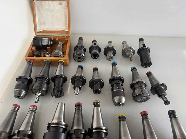 Partij iso40 freeshouders - 26 stuks - freesgereedschap - afbeelding 2 van  8