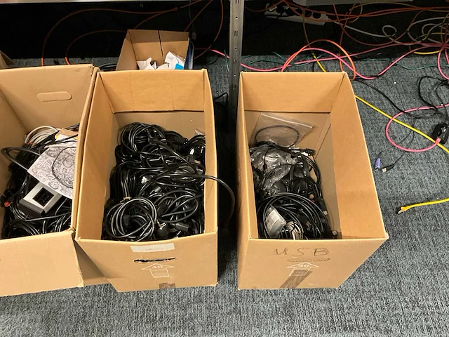 Partij it-apparatuur - afbeelding 29 van  34