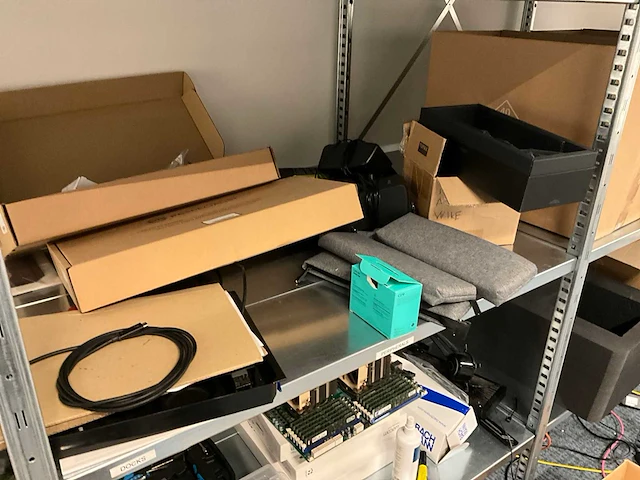 Partij it-apparatuur - afbeelding 34 van  34