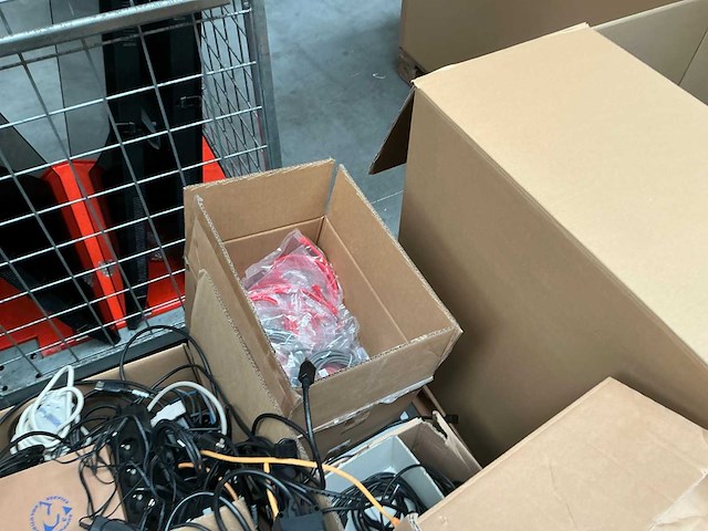 Partij it goederen - afbeelding 2 van  11