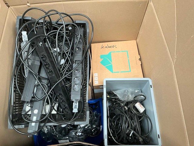 Partij it goederen - afbeelding 3 van  11