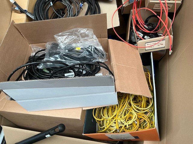 Partij it goederen - afbeelding 4 van  11