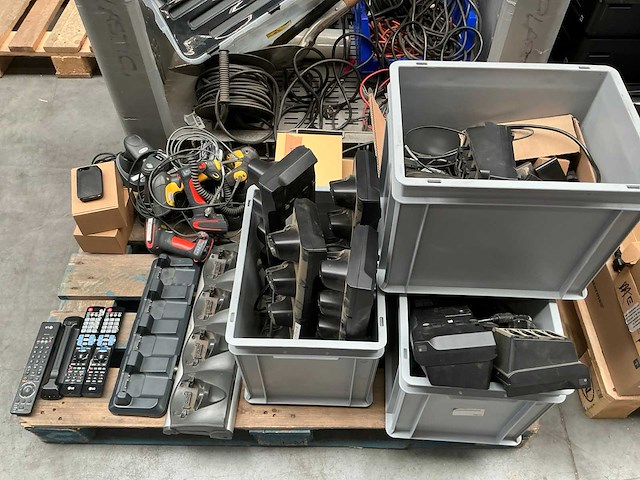 Partij it goederen - afbeelding 8 van  11