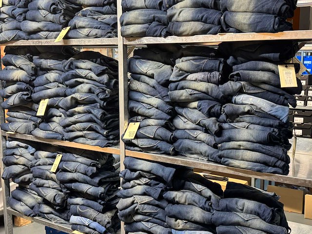 Partij jack&jones jog jeans (241x) - afbeelding 1 van  10