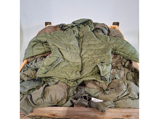 Partij jassen en broeken, o.a. snugpack - afbeelding 3 van  6