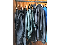 Partij jassen en broeken - afbeelding 2 van  4