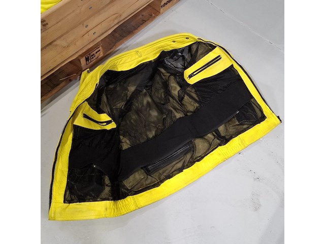 Partij jassen (mouwen afgeknipt) - afbeelding 5 van  6