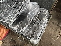 Partij jassen - afbeelding 3 van  3