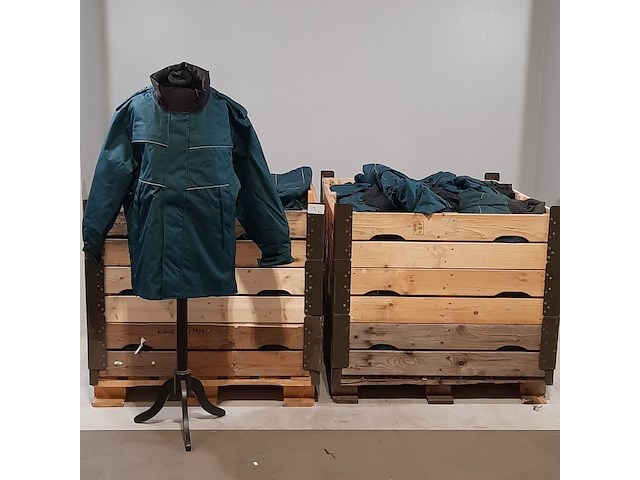 Partij jassen - afbeelding 1 van  8