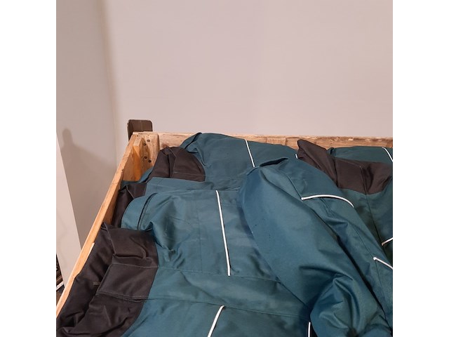 Partij jassen - afbeelding 3 van  8