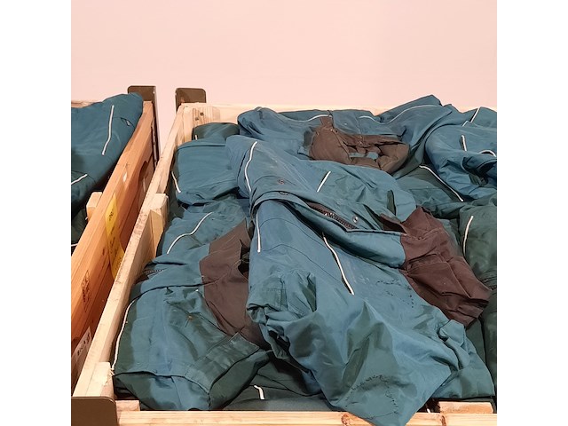 Partij jassen - afbeelding 7 van  8