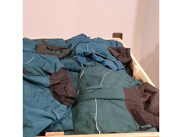 Partij jassen - afbeelding 8 van  8