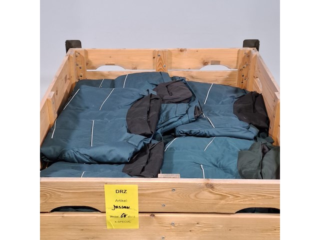 Partij jassen - afbeelding 2 van  5