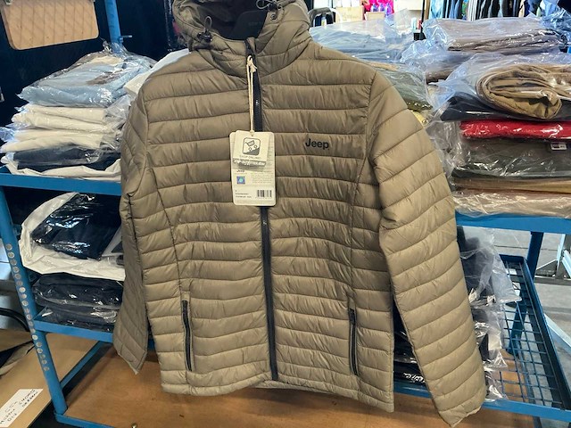 Partij jeep hooded puffer jackets men khaki/magnet (34x) - afbeelding 1 van  4