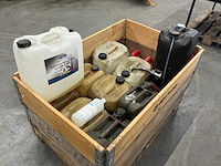 Partij jerrycans diesel, benzine en olie - afbeelding 1 van  10