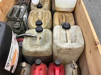 Partij jerrycans diesel, benzine en olie - afbeelding 4 van  5