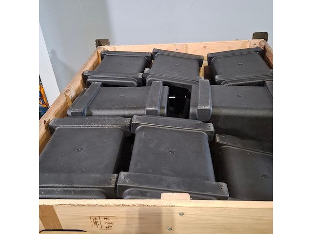 Partij jerrycans en containers - afbeelding 3 van  7