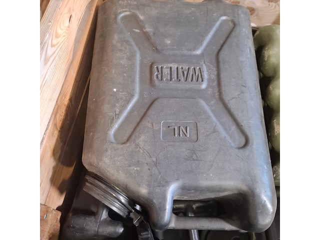 Partij jerrycans en containers - afbeelding 6 van  7