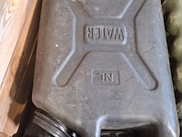 Partij jerrycans en containers - afbeelding 6 van  7