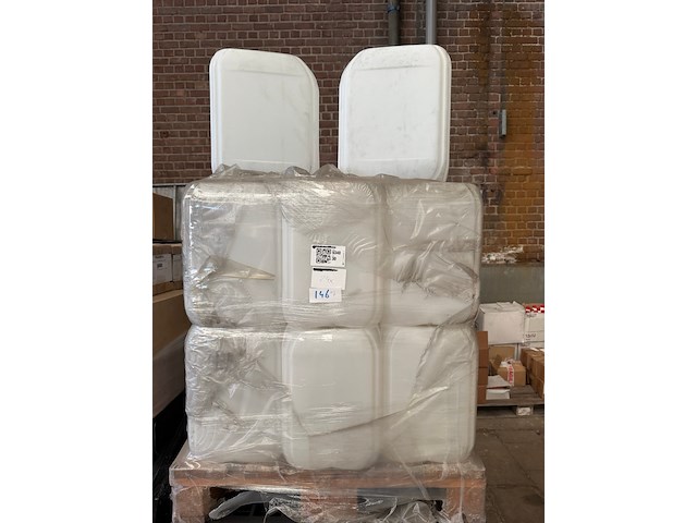 Partij jerrycans en kunststof pallets - afbeelding 2 van  5