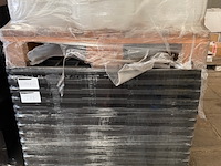 Partij jerrycans en kunststof pallets - afbeelding 3 van  5