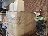 Partij jerrycans en kunststof pallets - afbeelding 5 van  5