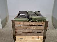 Partij jerrycans, o.a. scepter - afbeelding 1 van  7