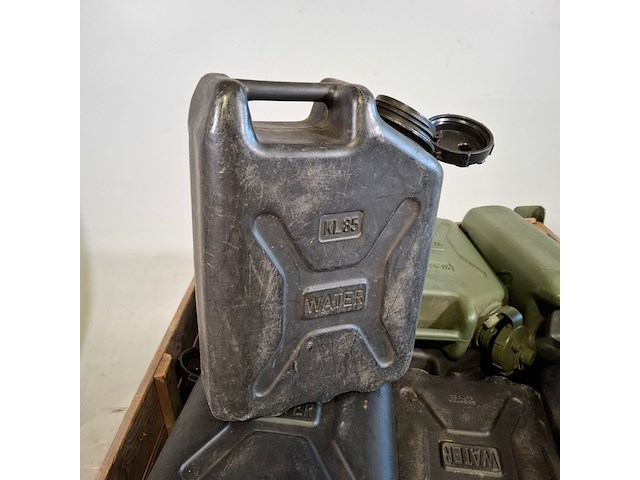 Partij jerrycans, o.a. scepter - afbeelding 3 van  7