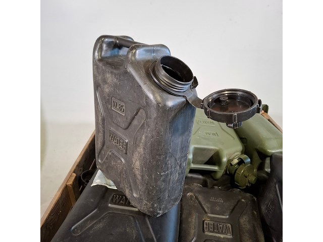 Partij jerrycans, o.a. scepter - afbeelding 4 van  7