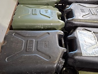 Partij jerrycans, o.a. scepter - afbeelding 7 van  7