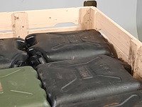 Partij jerrycans, o.a. scepter - afbeelding 4 van  6