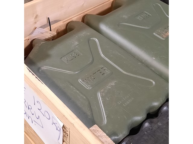 Partij jerrycans, o.a. scepter - afbeelding 5 van  6
